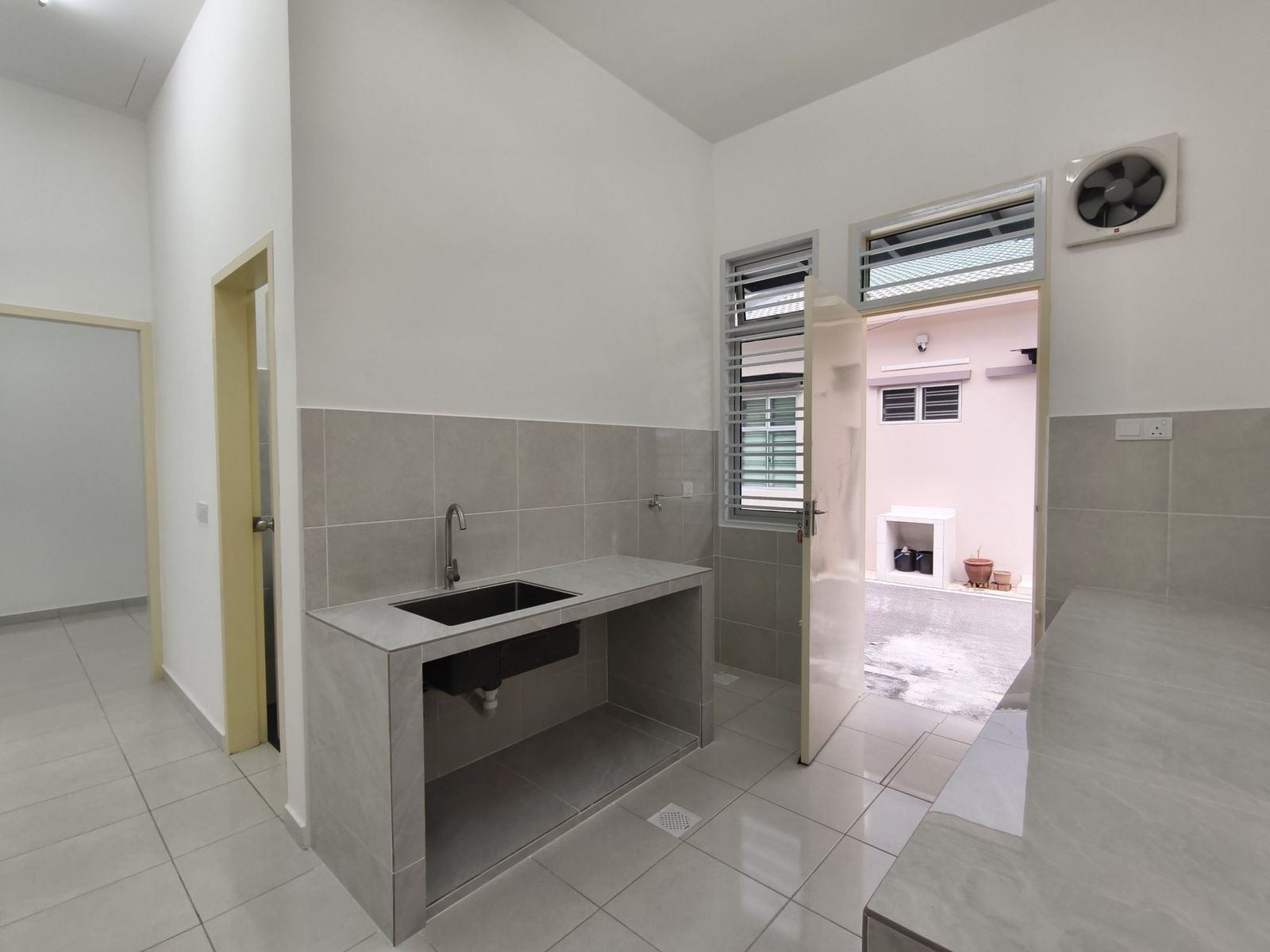 4 Bedroom Single Storey House @ Jalan Bayan, Bandar Putra Kulai | RM1,800 - Image 4