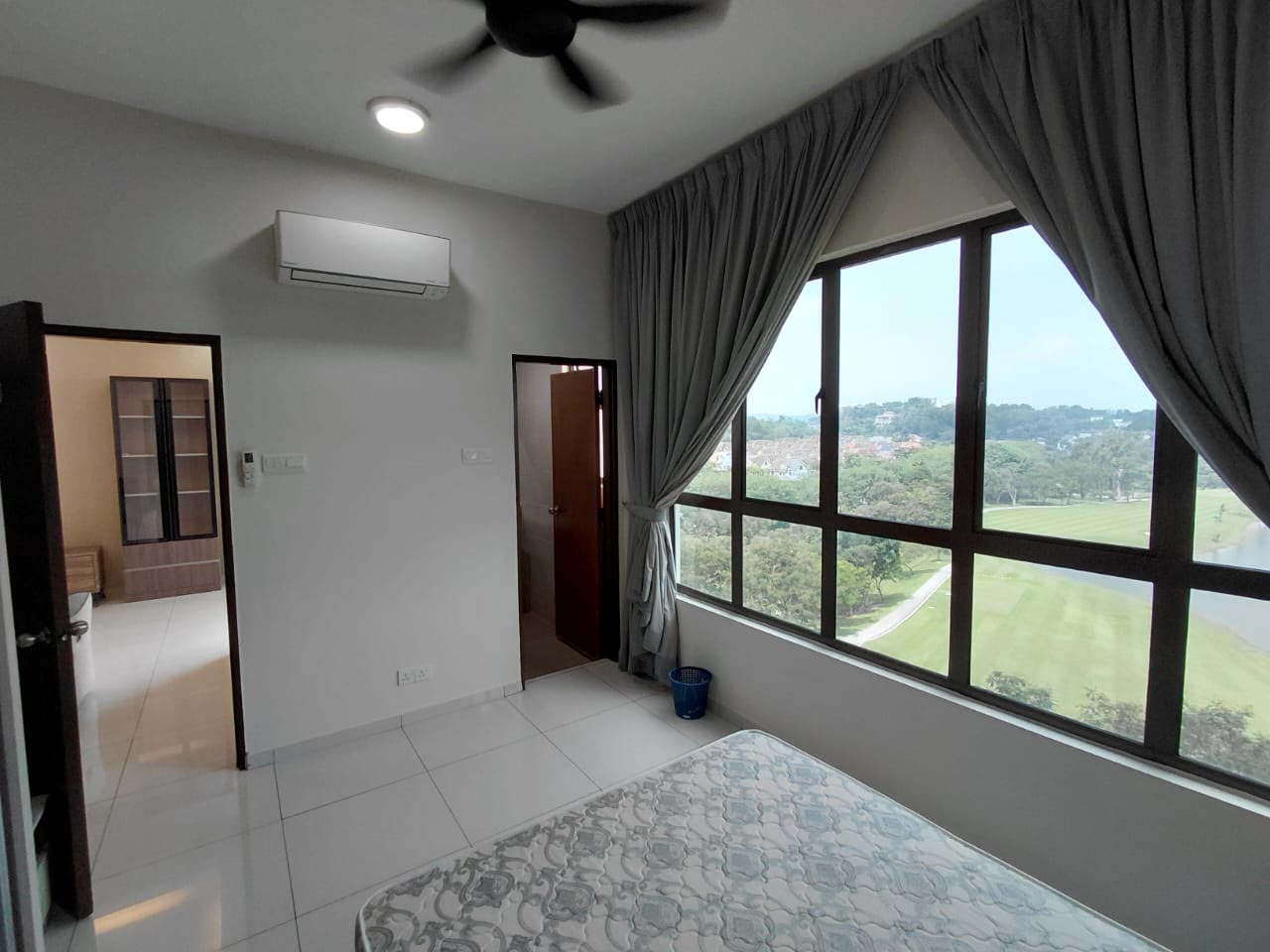 Master bedroom - Suria Putra Sungai Buloh 2BR Golf View | 2 Car Parks | Tenanted - Image 6