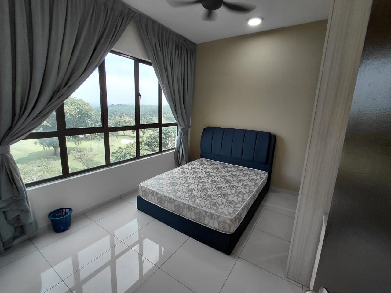 Master bedroom - Suria Putra Sungai Buloh 2BR Golf View | 2 Car Parks | Tenanted - Image 4