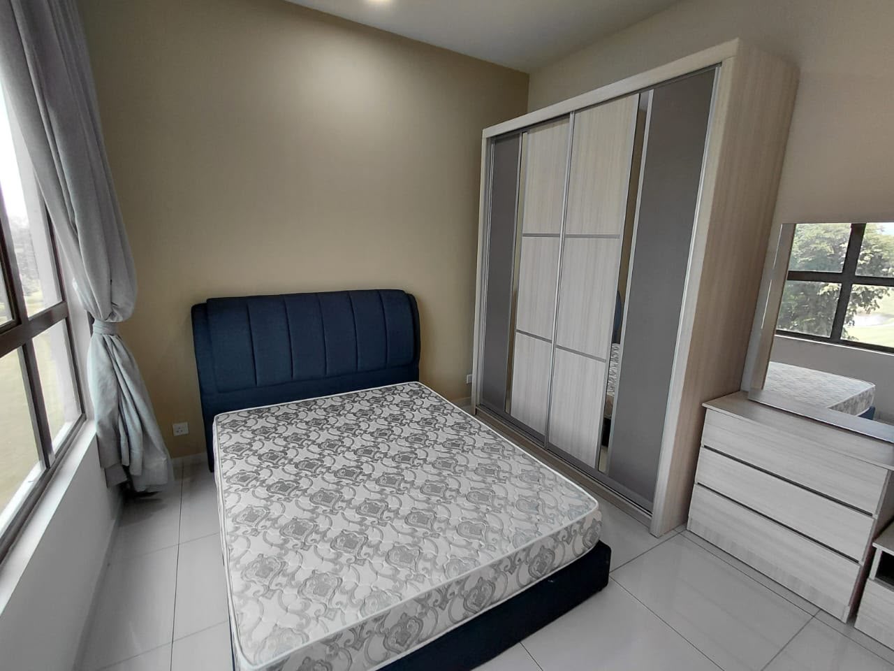 Master bedroom - Suria Putra Sungai Buloh 2BR Golf View | 2 Car Parks | Tenanted - Image 5