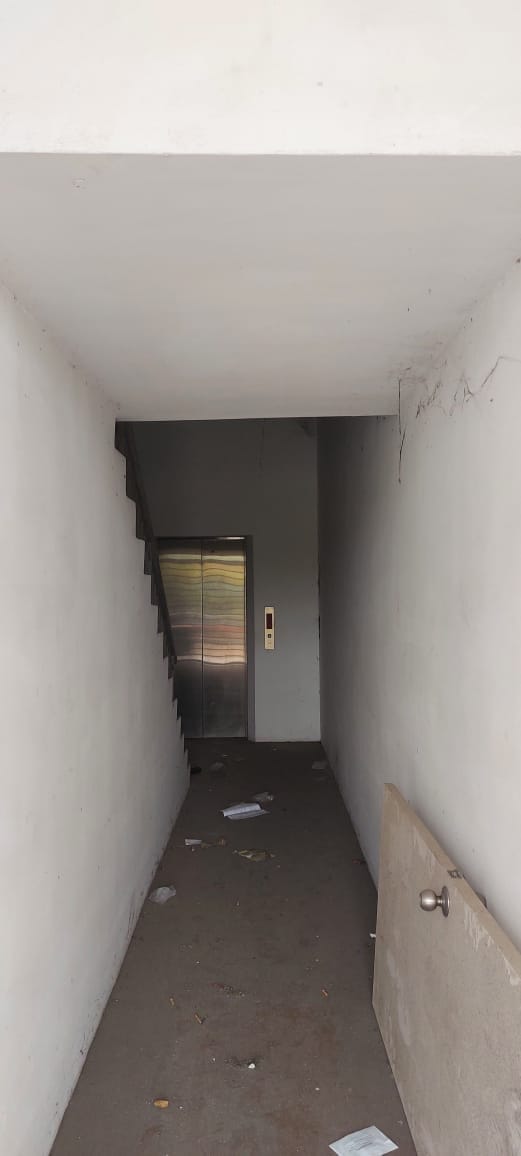 High Visability office facing LDP Highway - Image 5