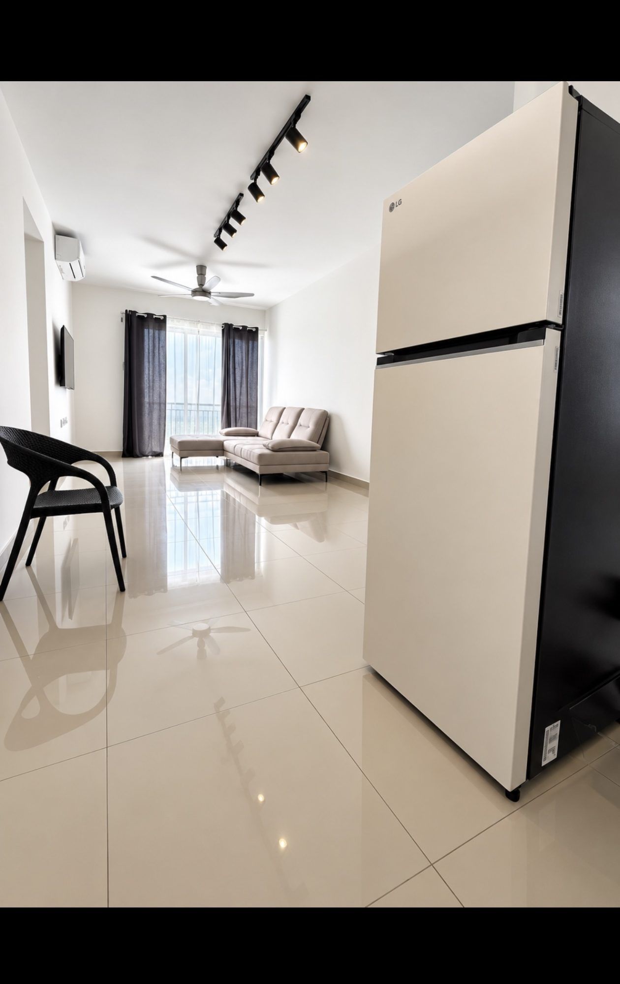Kitchen - Condominium In Timur Laut With 1,000 Sq Ft Built-Up - Image 3