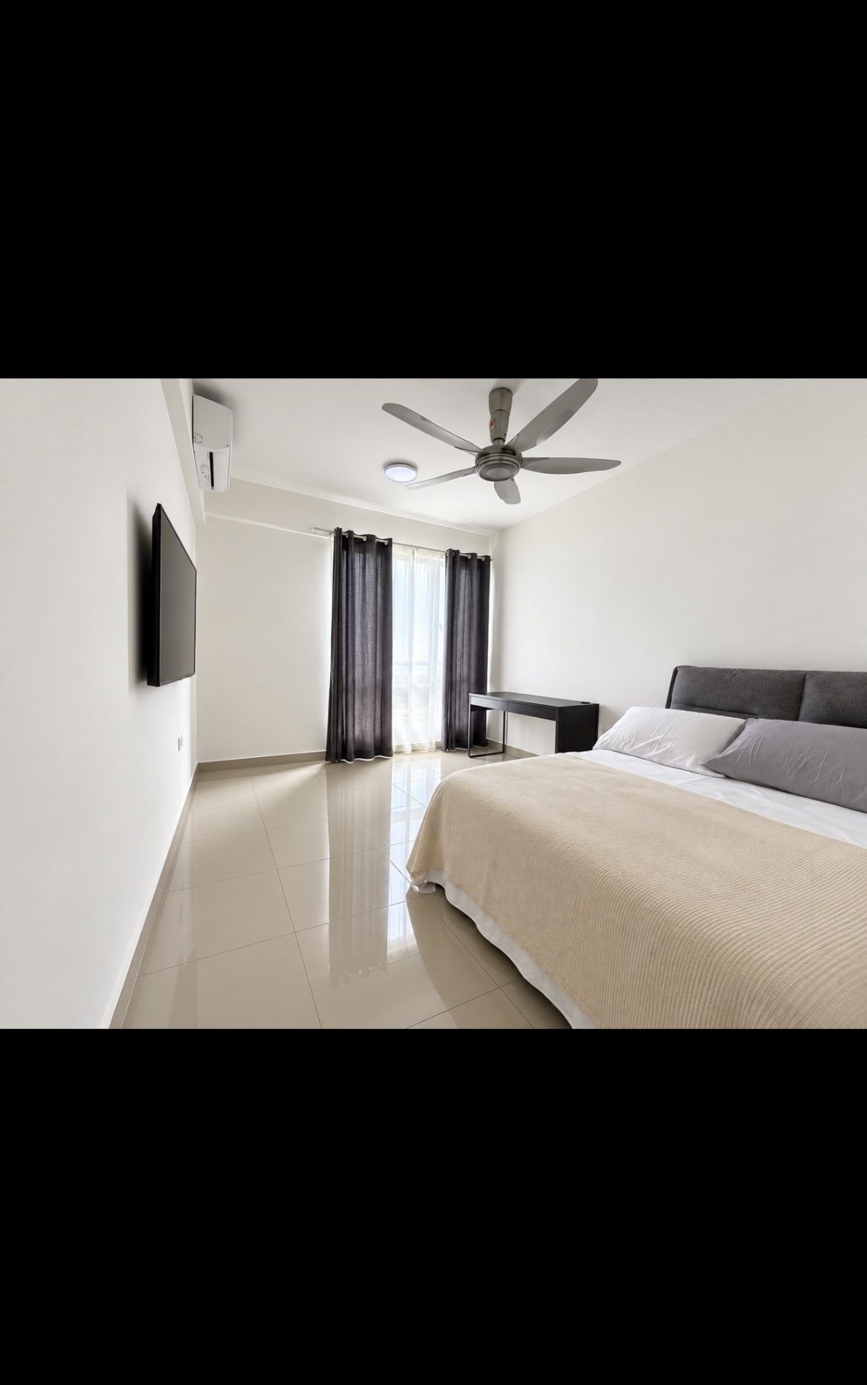 Master bedroom - Condominium In Timur Laut With 1,000 Sq Ft Built-Up - Image 2