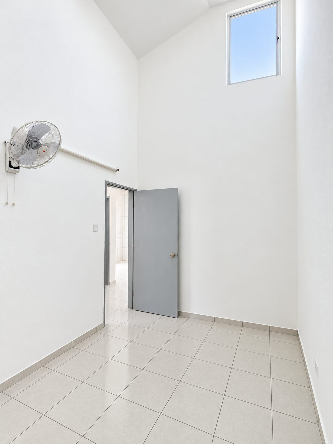 Bedroom - 4-Bedroom Single Storey Terrace House @ Bandar Putra Kulai | G&G | 24x75 | RM2,200 nego - Image 12
