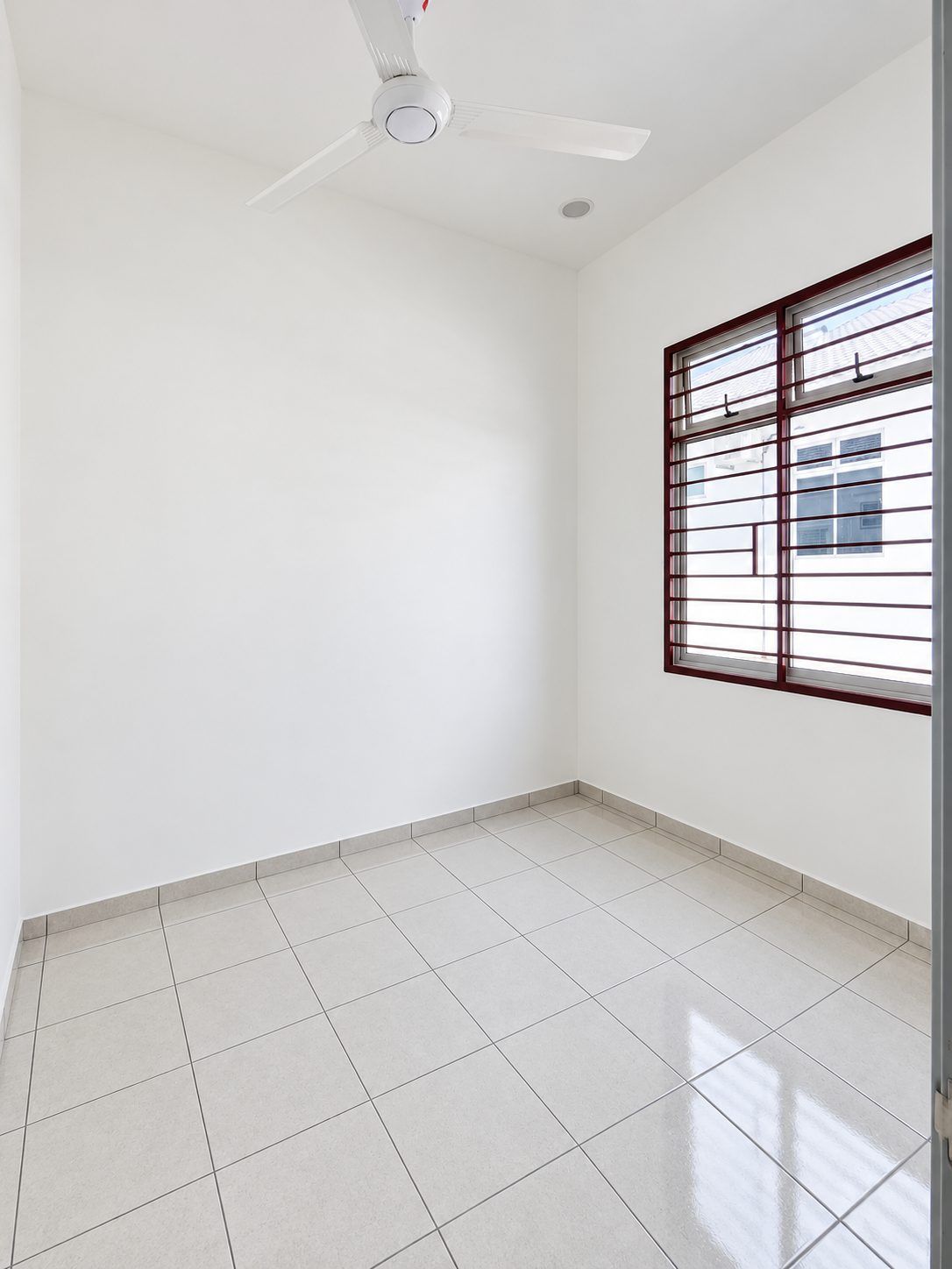 Bedroom - 4-Bedroom Single Storey Terrace House @ Bandar Putra Kulai | G&G | 24x75 | RM2,200 nego - Image 13