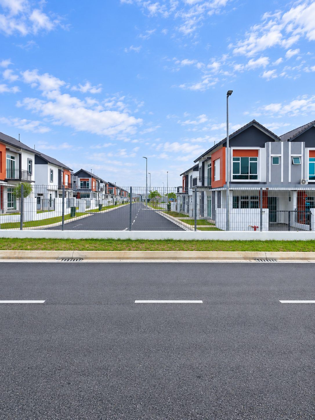 Exterior - 4-Bedroom Single Storey Terrace House @ Bandar Putra Kulai | G&G | 24x75 | RM2,200 nego - Image 2