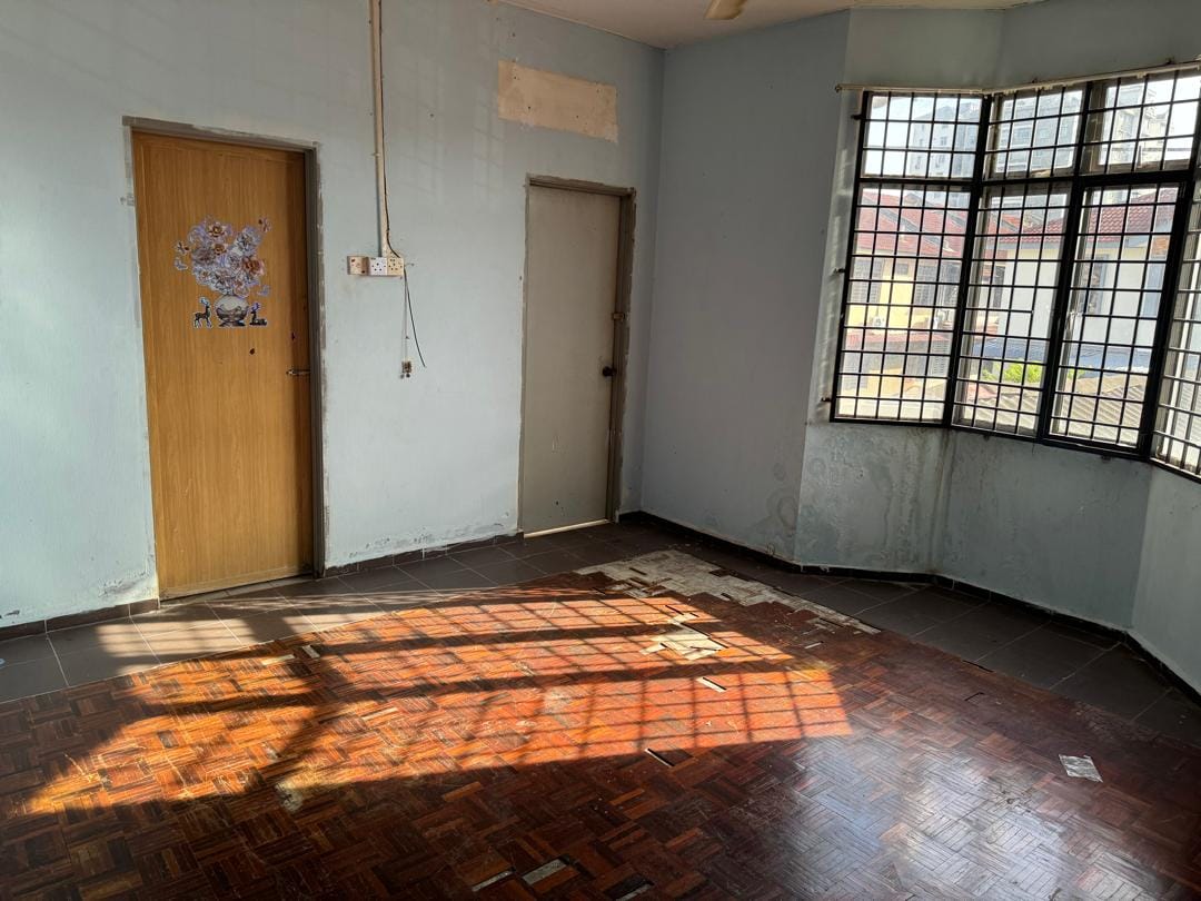 4BR Double Storey Terrace For Sale @ Taman Air Tawar Indah | Freehold - Image 12