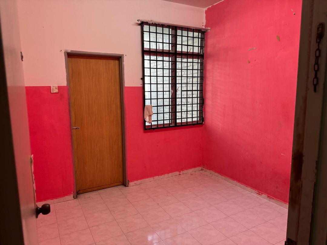 4BR Double Storey Terrace For Sale @ Taman Air Tawar Indah | Freehold - Image 4