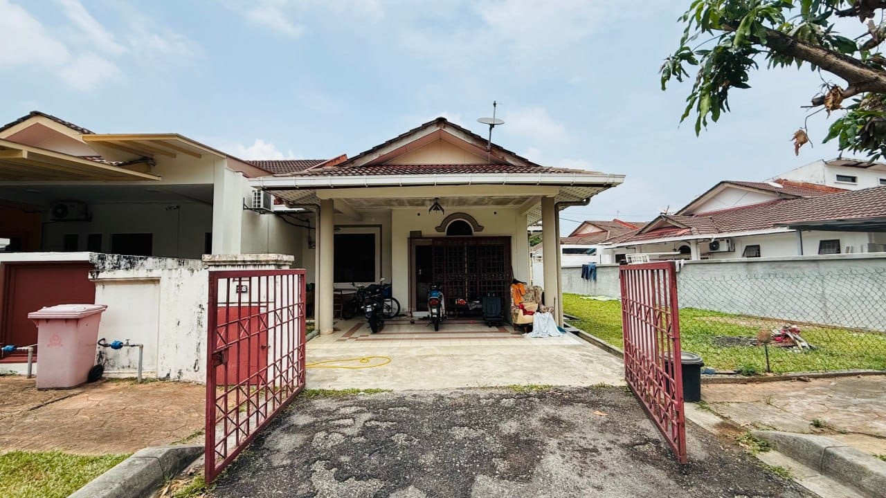 End Lot Single Storey Terrace Jalan Camar Seksyen 4 Kota Damansara Selangor - Image 3