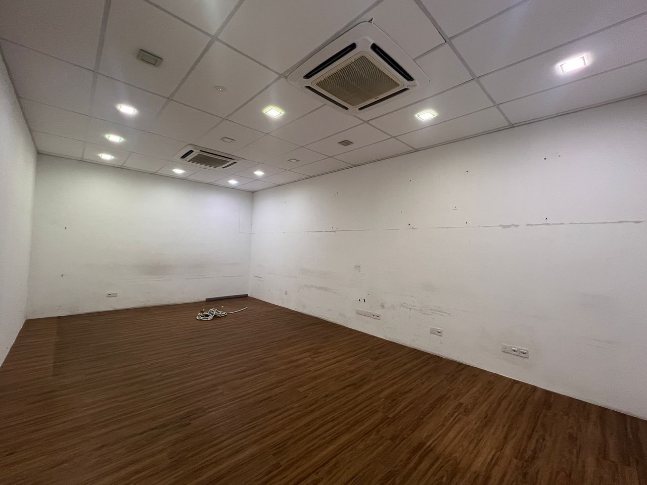 Three storey Shop lot for rent ground floor for rent Ara damansara Petaling jaya  - Image 3