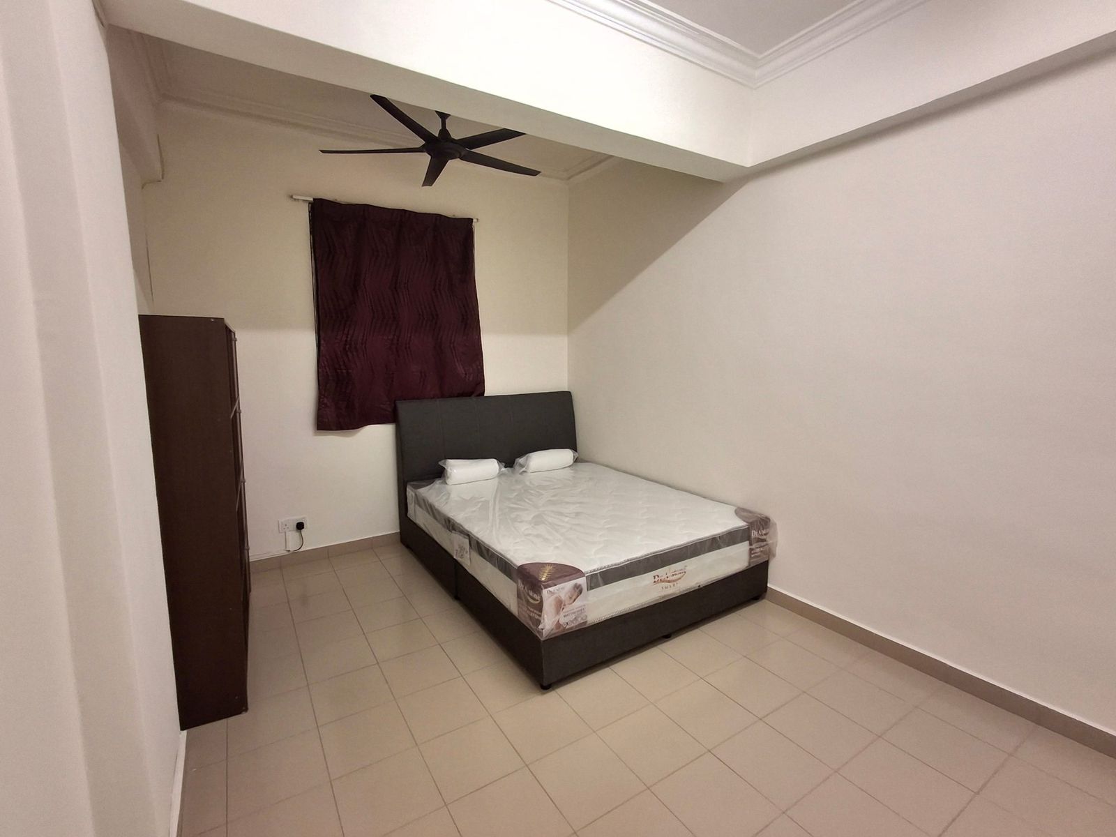 Bedroom - Spacious Fully Furnished Condo in Dutamas - Image 9