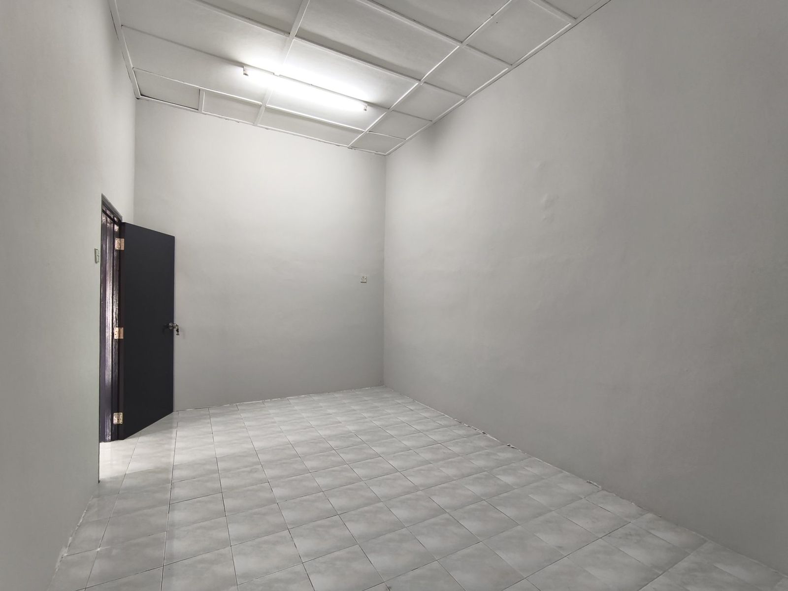 Oversized Land Single Storey House Taman Kulai Utama | 2,465 sqft Land | RM560K - Image 7
