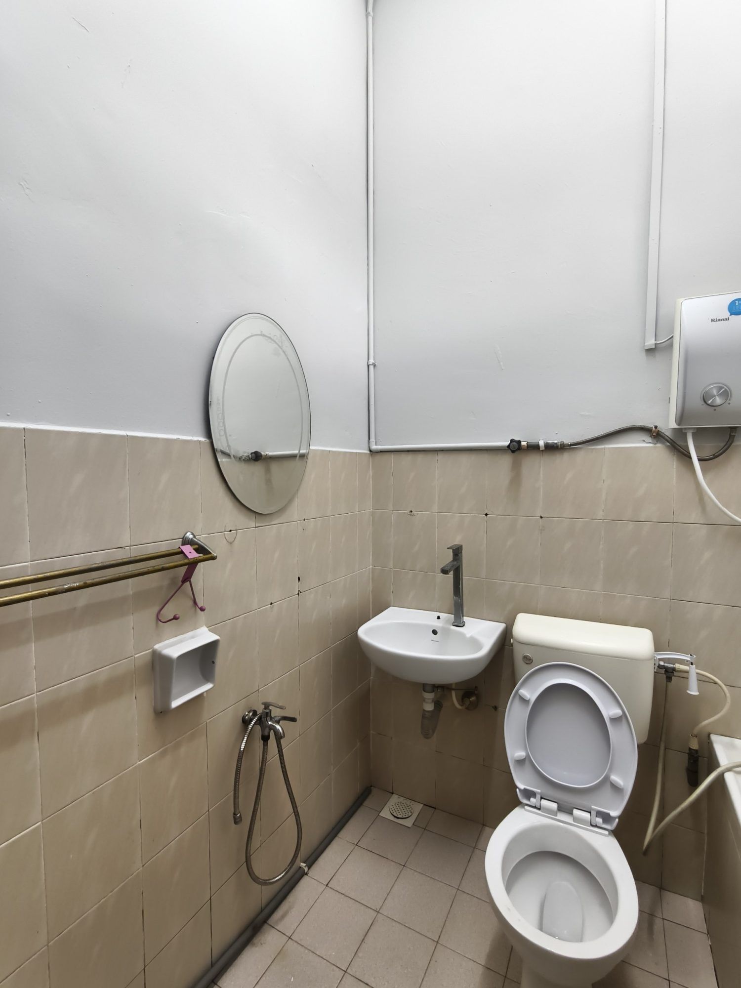 Oversized Land Single Storey House Taman Kulai Utama | 2,465 sqft Land | RM560K - Image 5