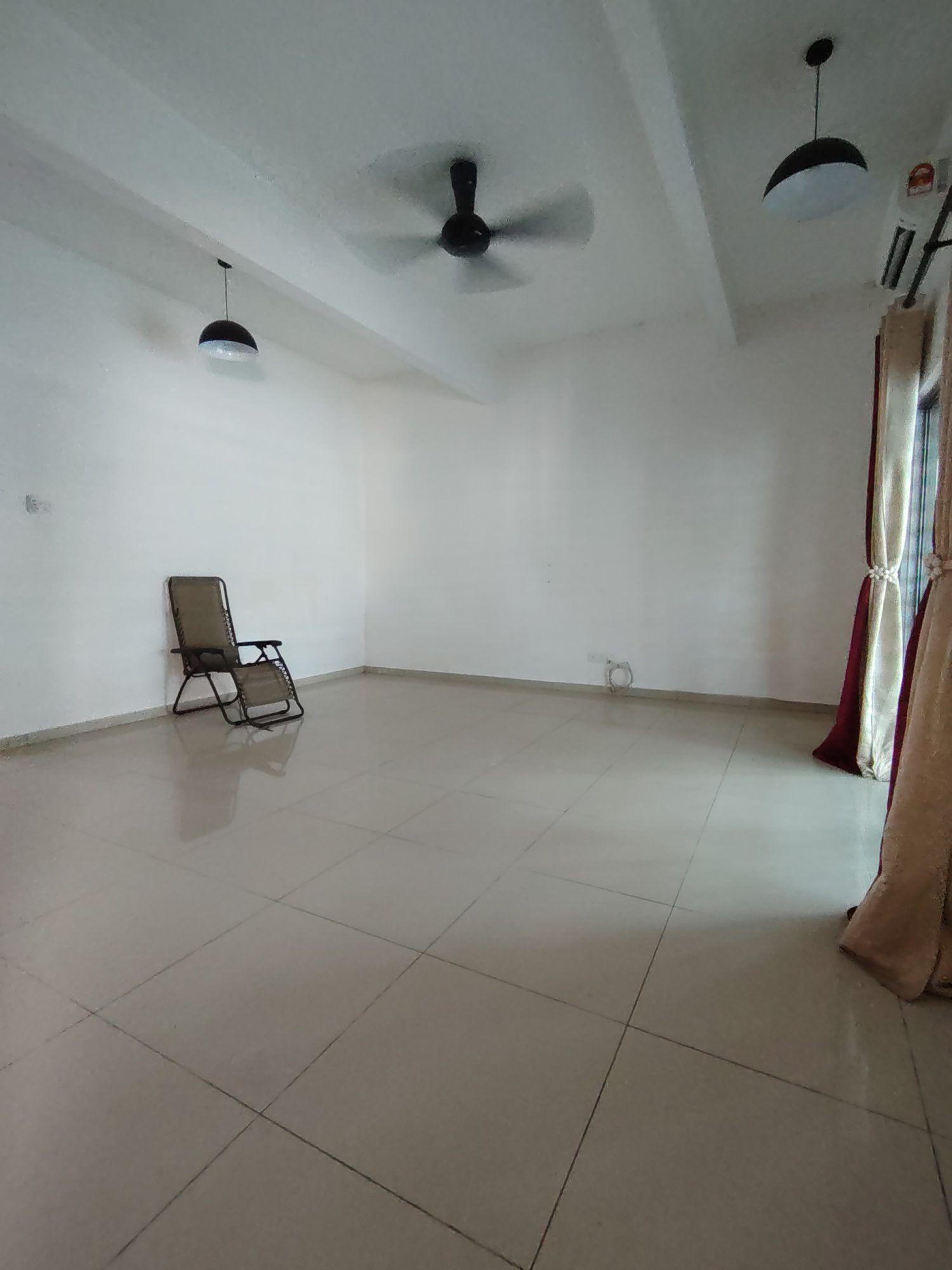 Living room -  TERES 2 TINGKAT DESA SALAK PEKERTI, SEPANG - Image 4