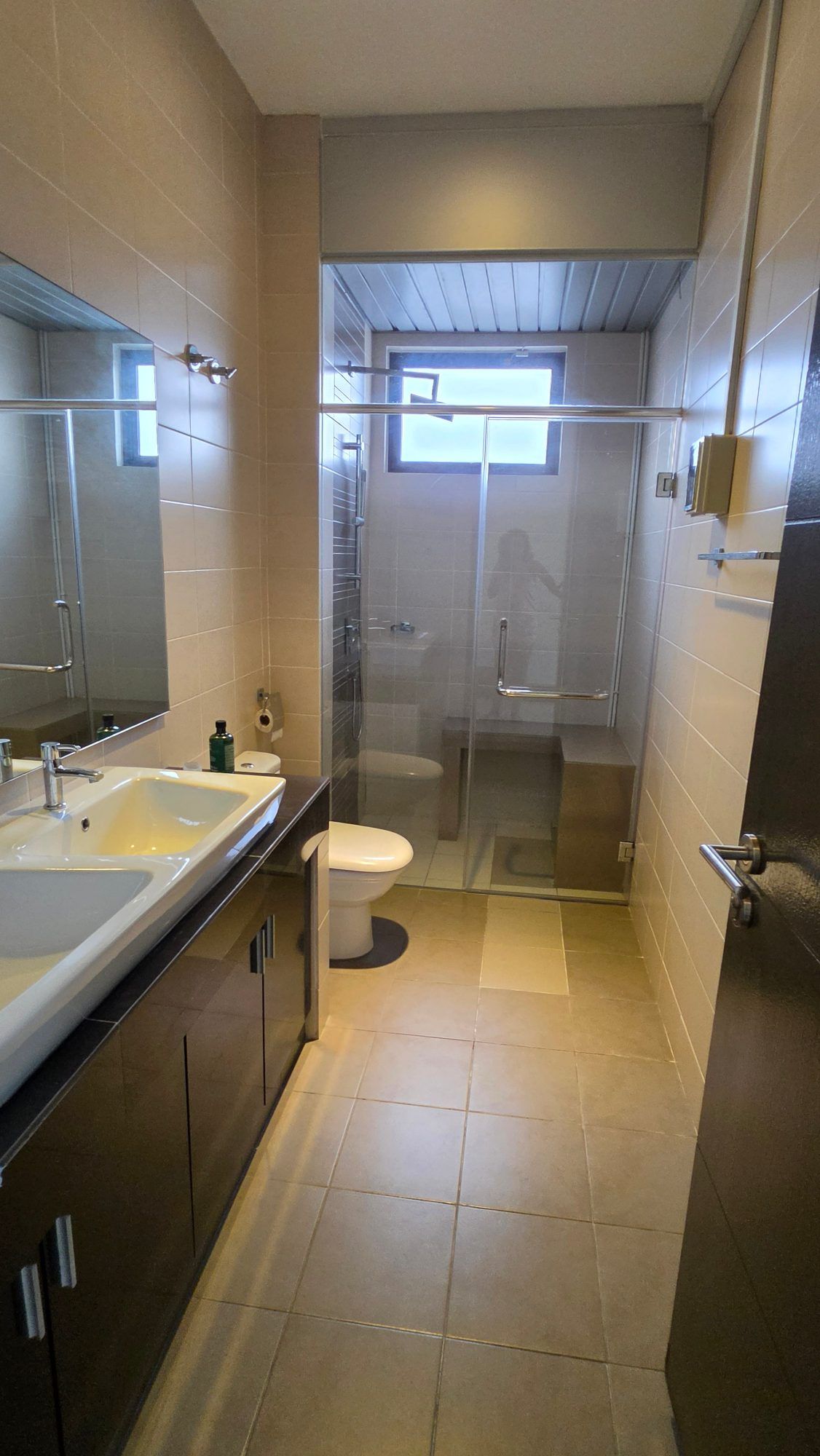 Bathroom - For Sale or Rent: Fully Renovated 3-Storey End-Lot Terrace with Private Pool, Open Spaces & Extra Land – Denai Alam - Image 4