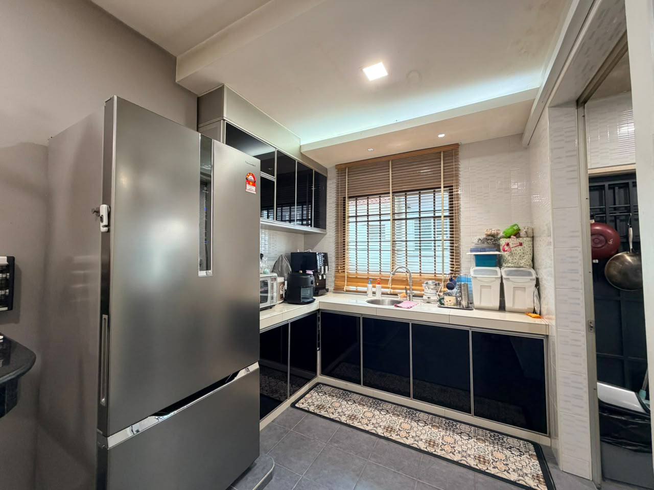 Kitchen - Fully Renovated End Lot House for Sale Nusa Indah Iskandar Puteri - Image 8