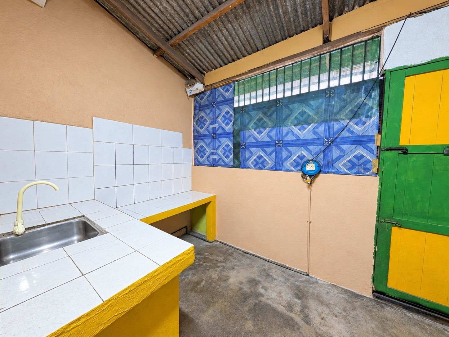 Kitchen - Double Storey for Rent in Taman Muhibbah Saleng, Saleng Kulai | 3 Bedroom | RM1,100 - Image 5