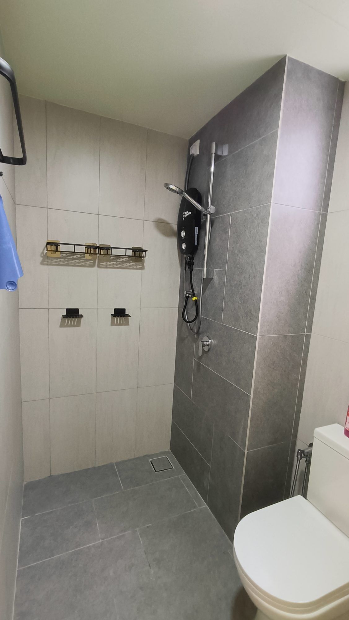 Bathroom - Dian Residency Seksyen 13 Shah Alam Spacious Master Bedroom For Rent. Nearby MSU. - Image 7