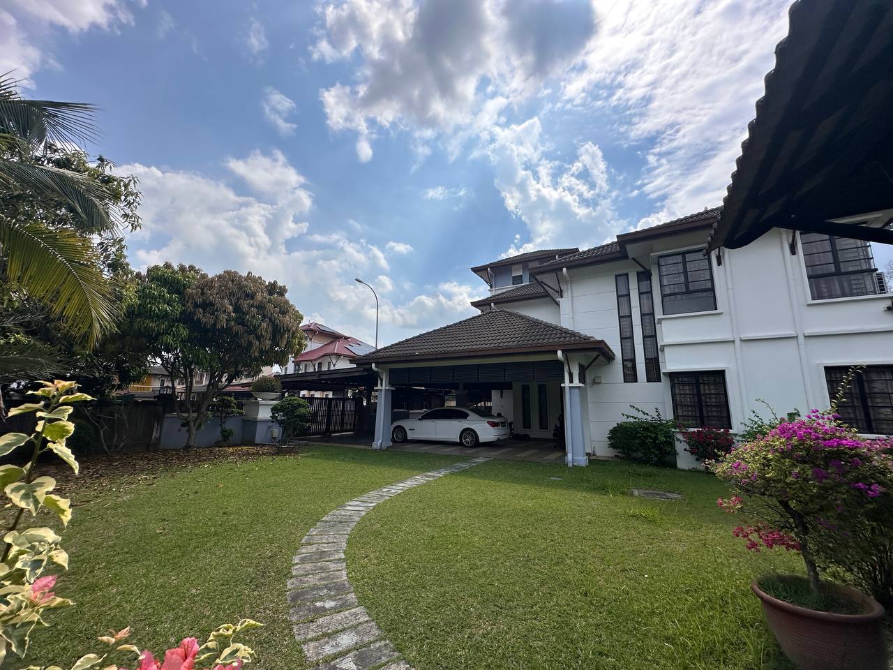 🔥🔥NICE UNIT🔥🔥 Renovated and Extended, Corner Lot Double Storey Bungalow  with Private Swimming Pool Laman Kekwa, Nilai Impian. Negeri Sembilan. - Image 5