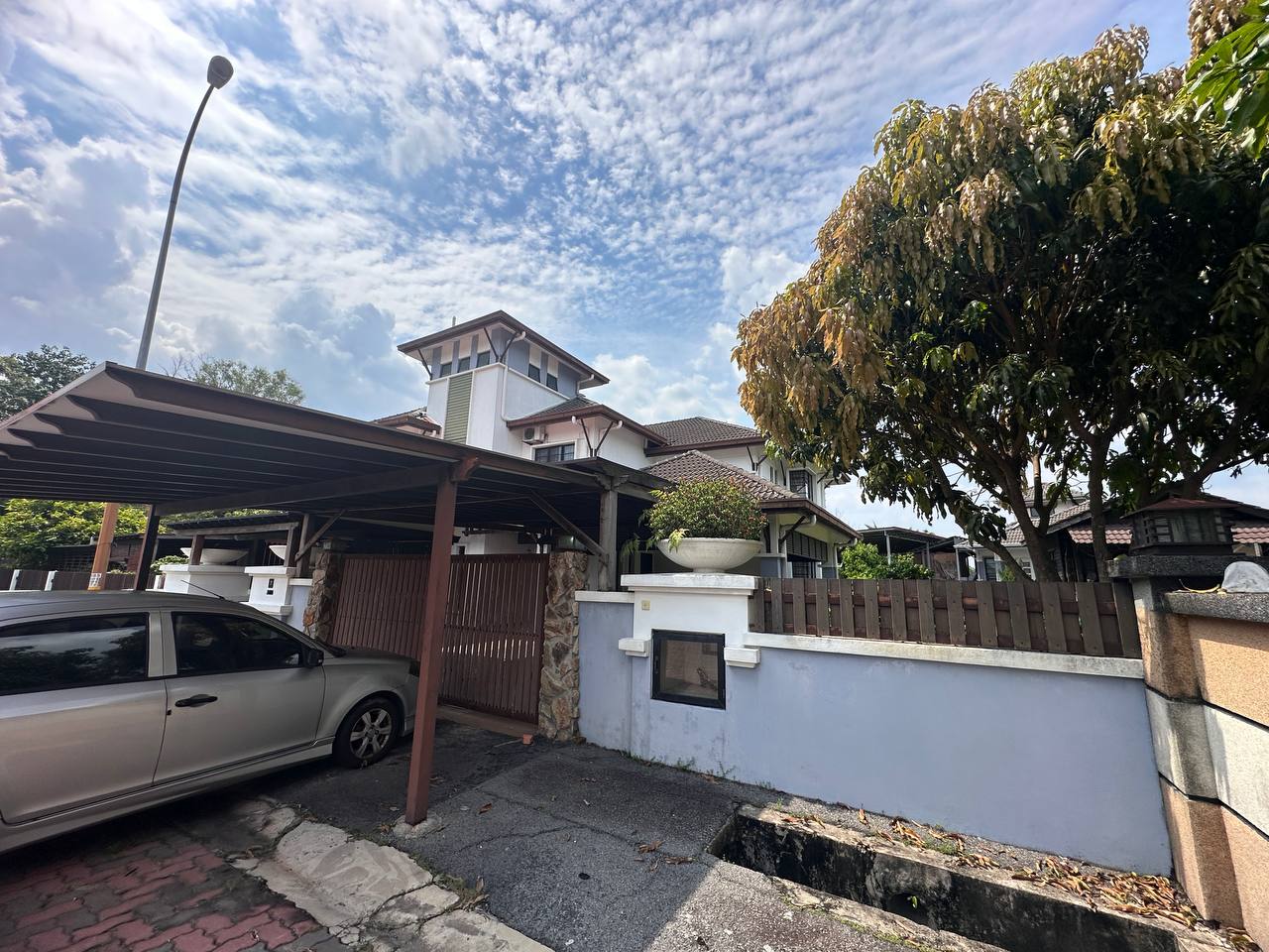 🔥🔥NICE UNIT🔥🔥 Renovated and Extended, Corner Lot Double Storey Bungalow  with Private Swimming Pool Laman Kekwa, Nilai Impian. Negeri Sembilan. - Image 2