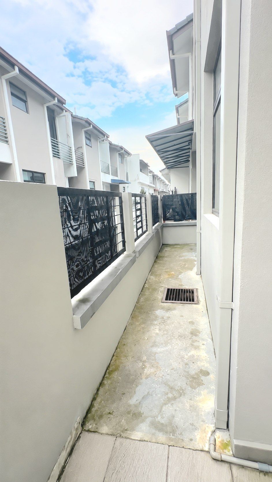 BANDAR BUKIT RAJA | DOUBLE STOREY END LOT| FREEHOLD | 4 BILIK | RM1.3 JUTA NEGO - Image 11
