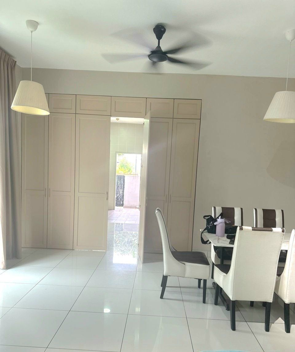 BANDAR BUKIT RAJA | DOUBLE STOREY END LOT| FREEHOLD | 4 BILIK | RM1.3 JUTA NEGO - Image 7