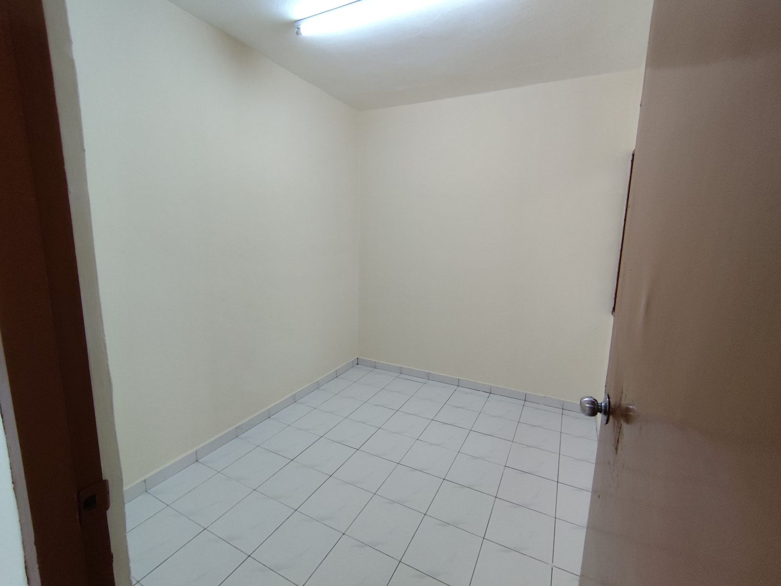 Bedroom - OWNER DIRECT | 3BR 2Bath | 9th Floor | 700 sqft | Taman Petaling Utama | RM179K - Image 10