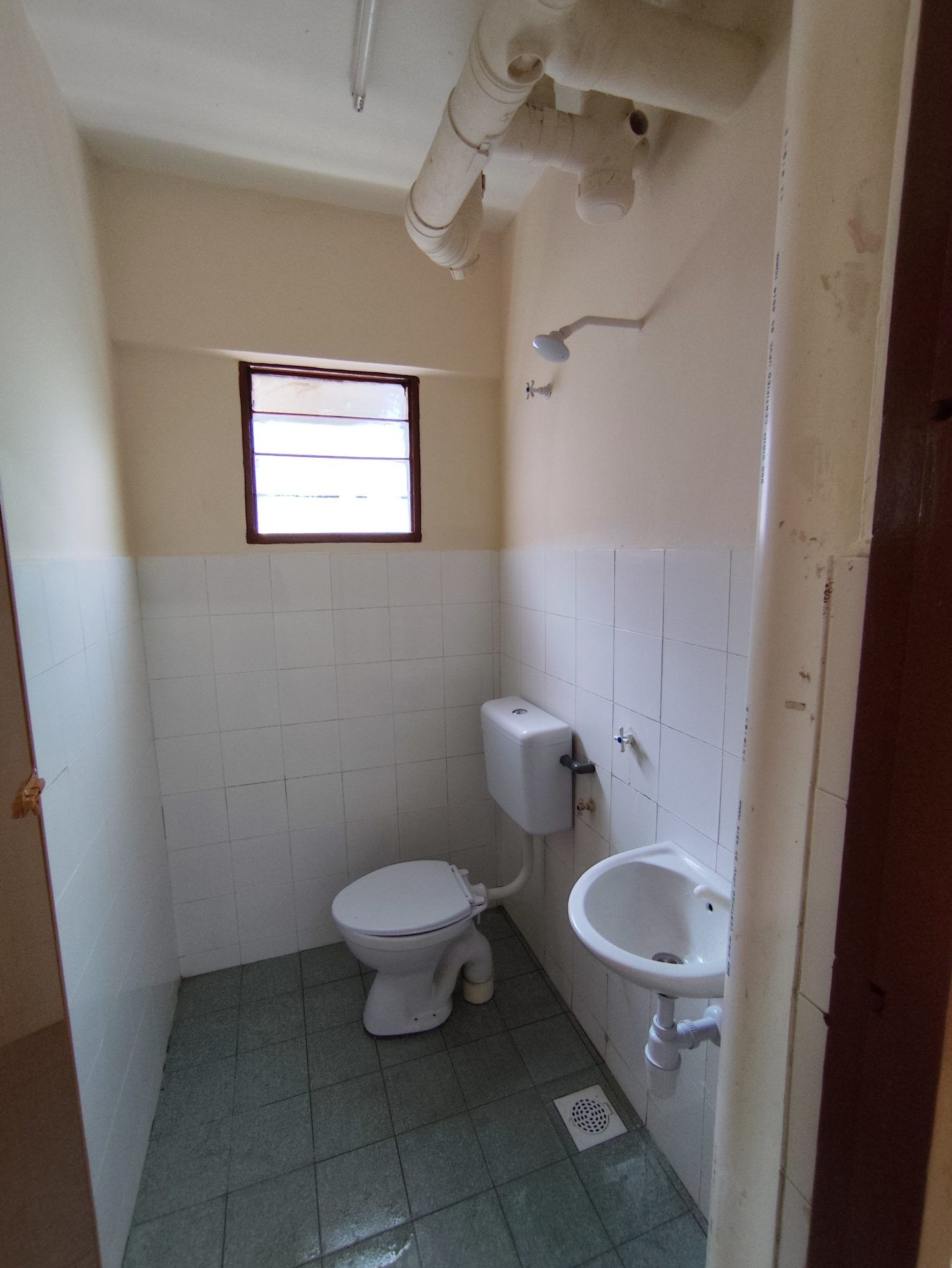 Bathroom - OWNER DIRECT | 3BR 2Bath | 9th Floor | 700 sqft | Taman Petaling Utama | RM179K - Image 7
