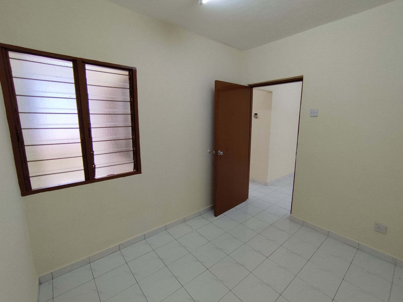 Bedroom - OWNER DIRECT | 3BR 2Bath | 9th Floor | 700 sqft | Taman Petaling Utama | RM179K - Image 11