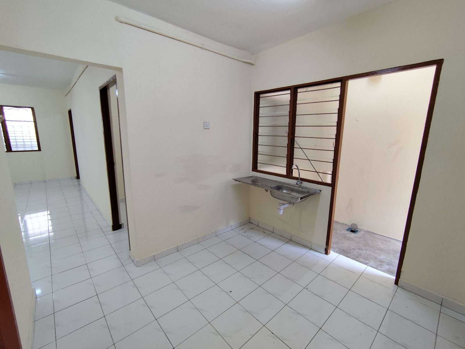 Kitchen - OWNER DIRECT | 3BR 2Bath | 9th Floor | 700 sqft | Taman Petaling Utama | RM179K - Image 5