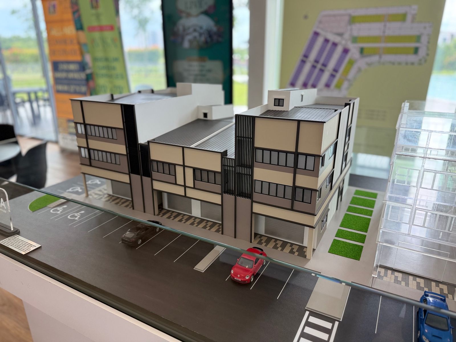 3 storey Shop Lot in Kota Kemuning  - Image 5