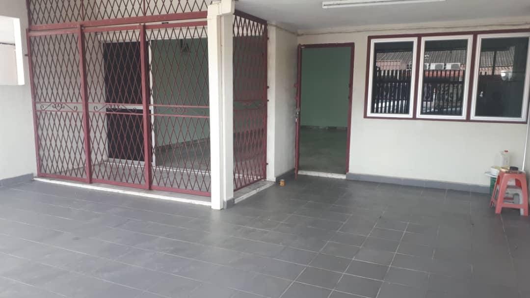 Good Location Klang Town 2 Storey Linked House - Image 2