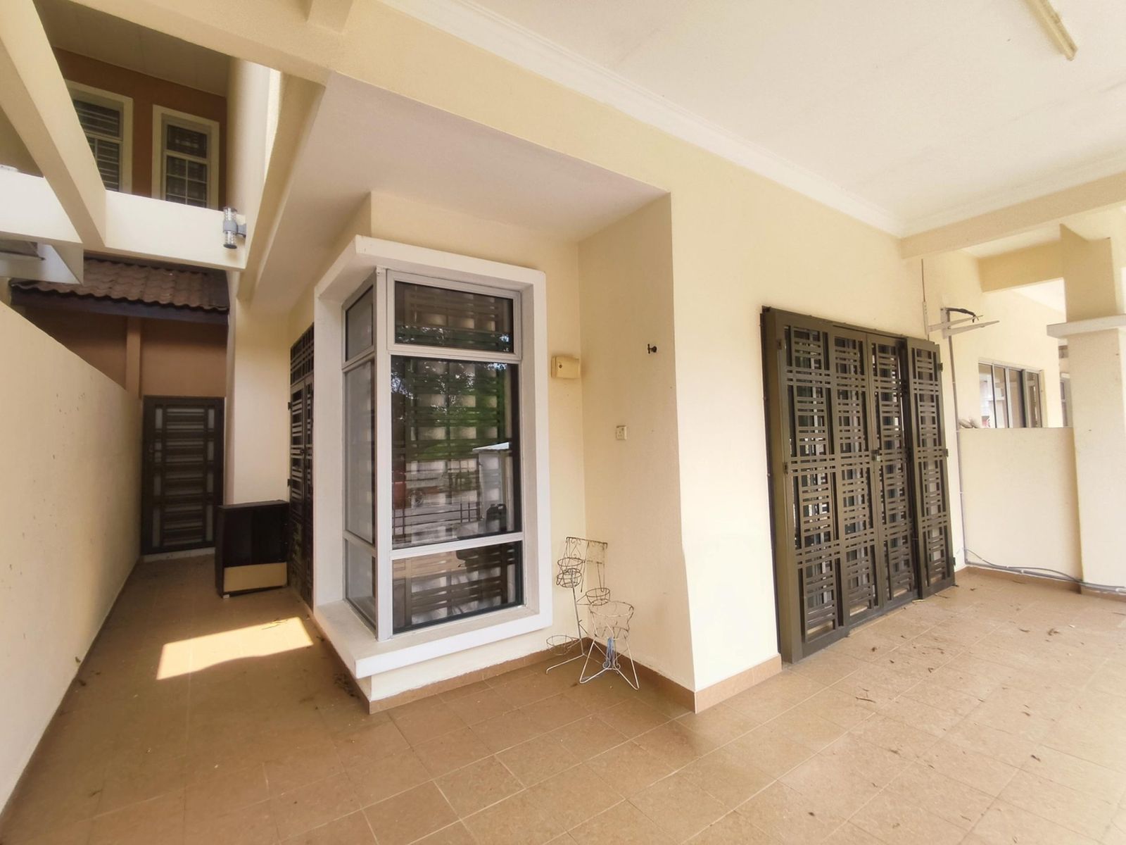 Superlink Terrace Taman Belia Antarabangsa Ayer Keroh 24x70 4 Bedroom - Image 4