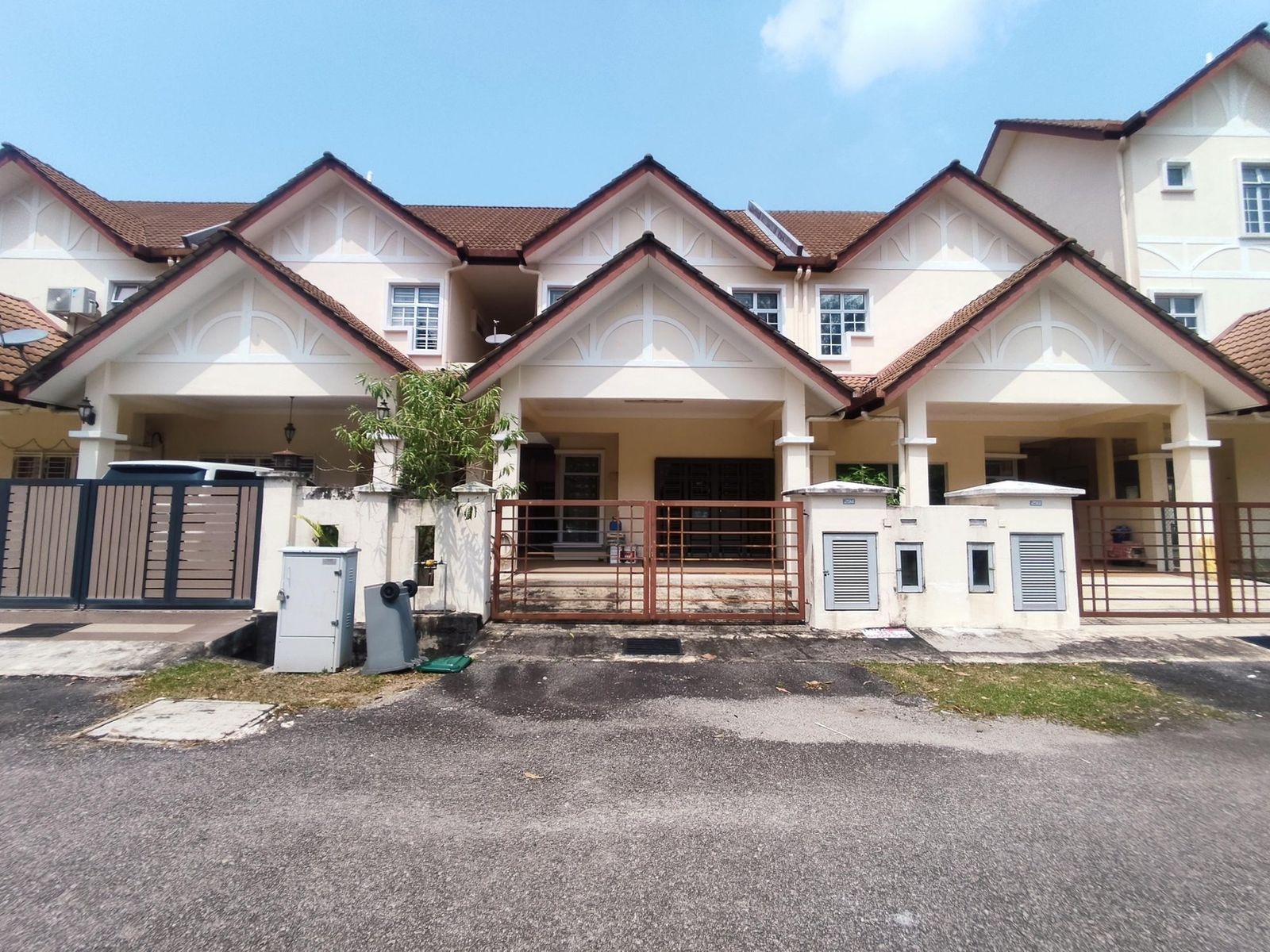Superlink Terrace Taman Belia Antarabangsa Ayer Keroh 24x70 4 Bedroom - Image 1