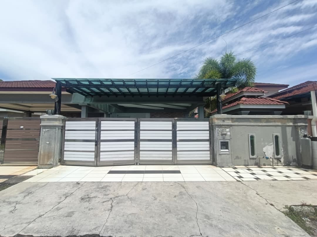 Exterior - SEMI-D CANTIK DIUBAH SUAI SEPENUHNYA UNTUK DIJUAL - Image 2