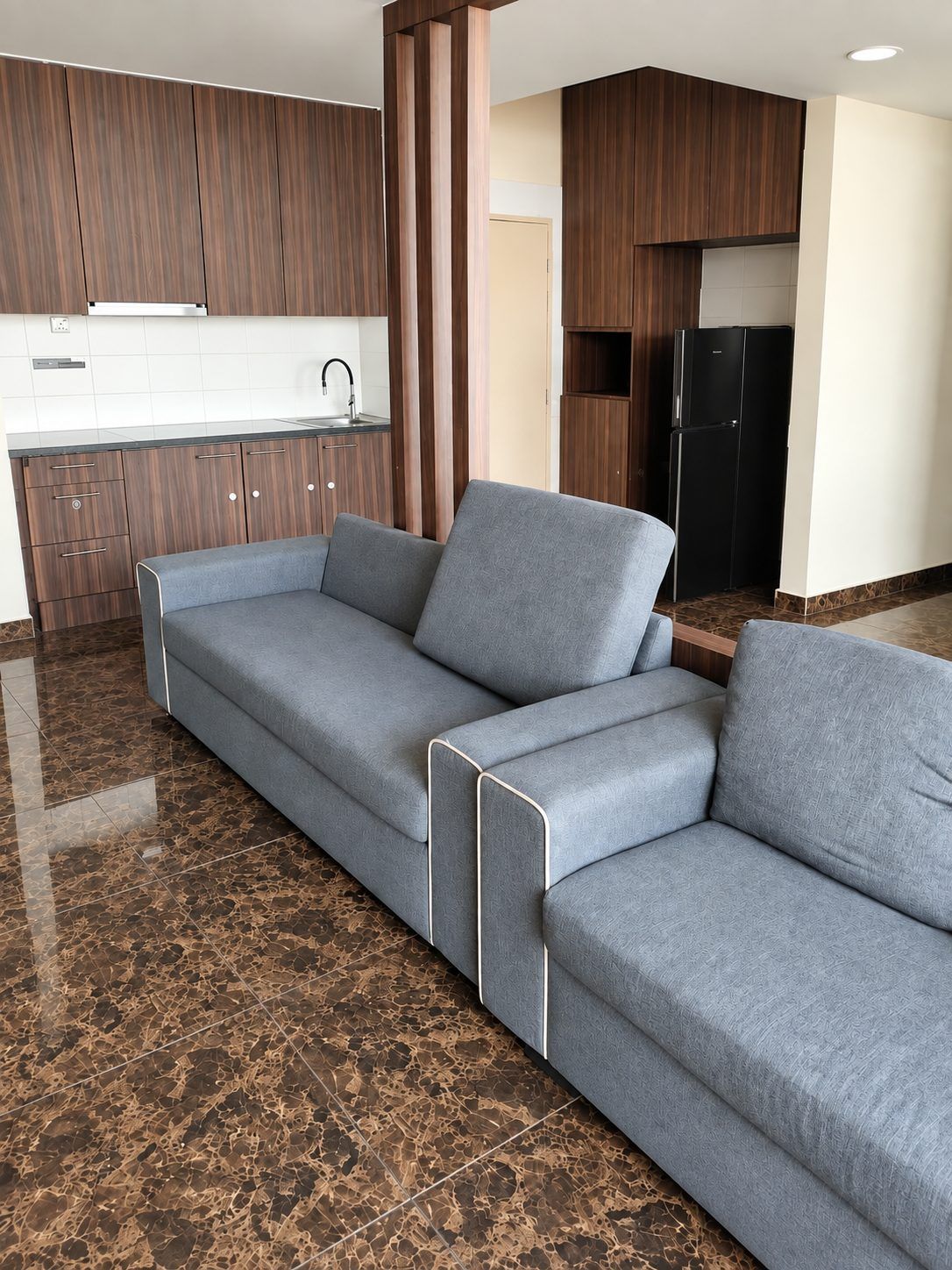 Living room - Greenfield Regency Tampoi Penthouse | 4+1 Rooms | 1,774 sqft | Fully Furnished | RM3,300 - Image 5