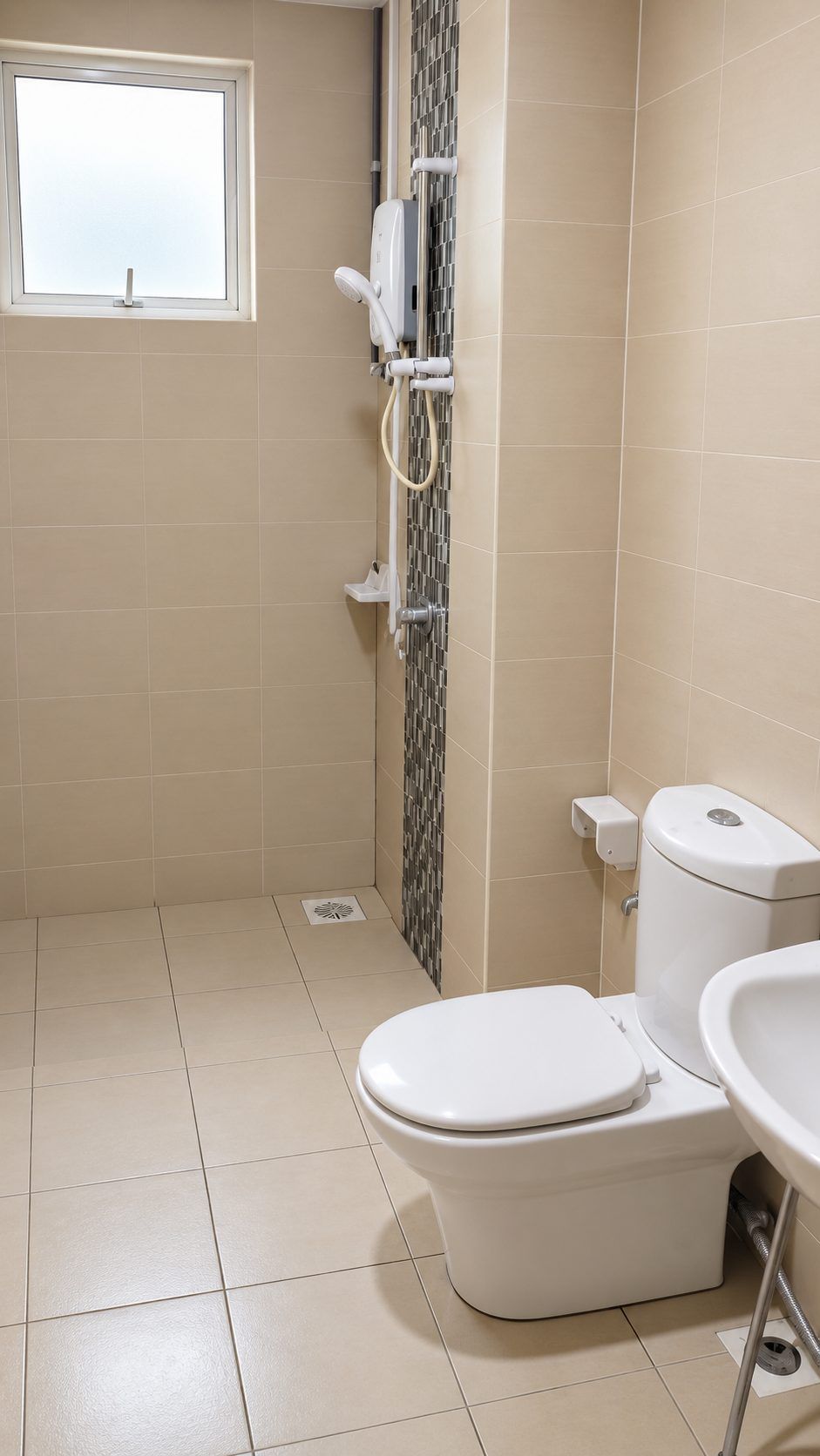 Bathroom - Greenfield Regency Tampoi Penthouse | 4+1 Rooms | 1,774 sqft | Fully Furnished | RM3,300 - Image 9