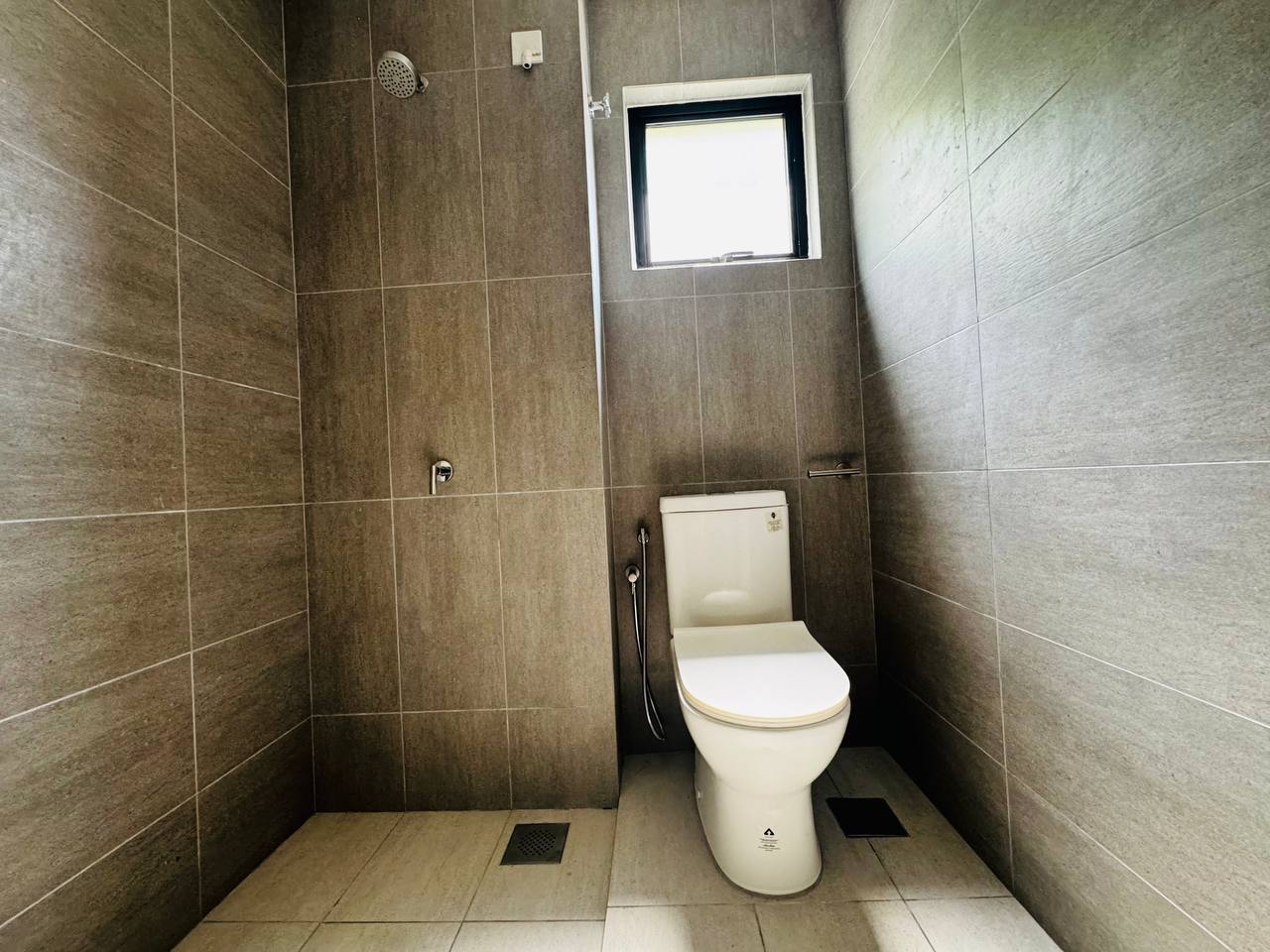 Brand New Corner Unit 3 Storey Terrace Nassim Heights Taman Ukay Bistari Ampang Selangor - Image 10