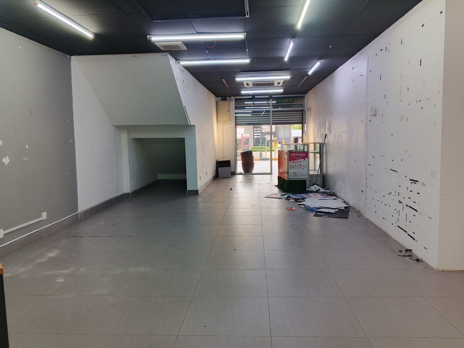 Glomac Centro Kayu Ara Petaling jaya Facing main road Townhouse ground floor Shop lot for rent petaling jaya  - Image 1