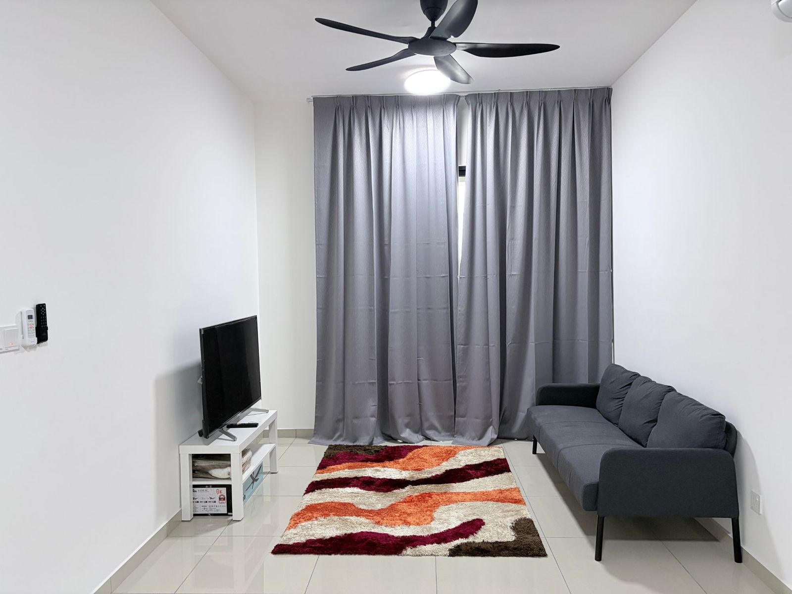 Living room - Fully Furnished 1-Bedroom Condo for Rent | RM1,500 | 50m to KTM | Kajang 2 - Image 1
