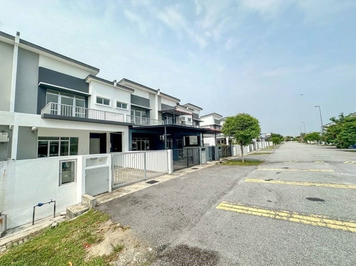 FOR SALE BELOW MARKET VALUE TAMAN WARISAN HIJAUAN KOTA WARISAN SEPANG - Image 4