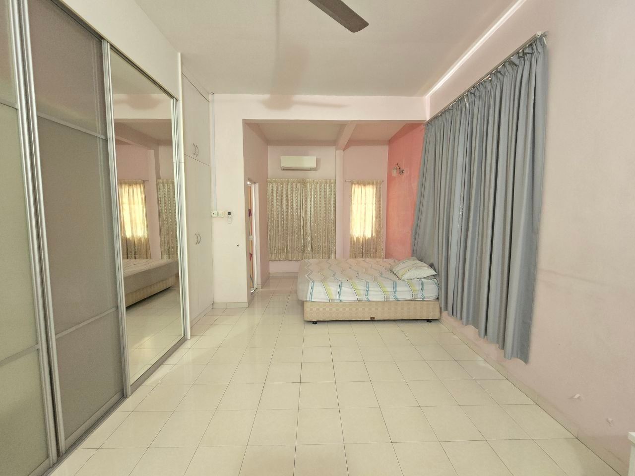 Excellent Condition, Spacious Semi-D at Seksyen 7, Shah Alam - Image 3
