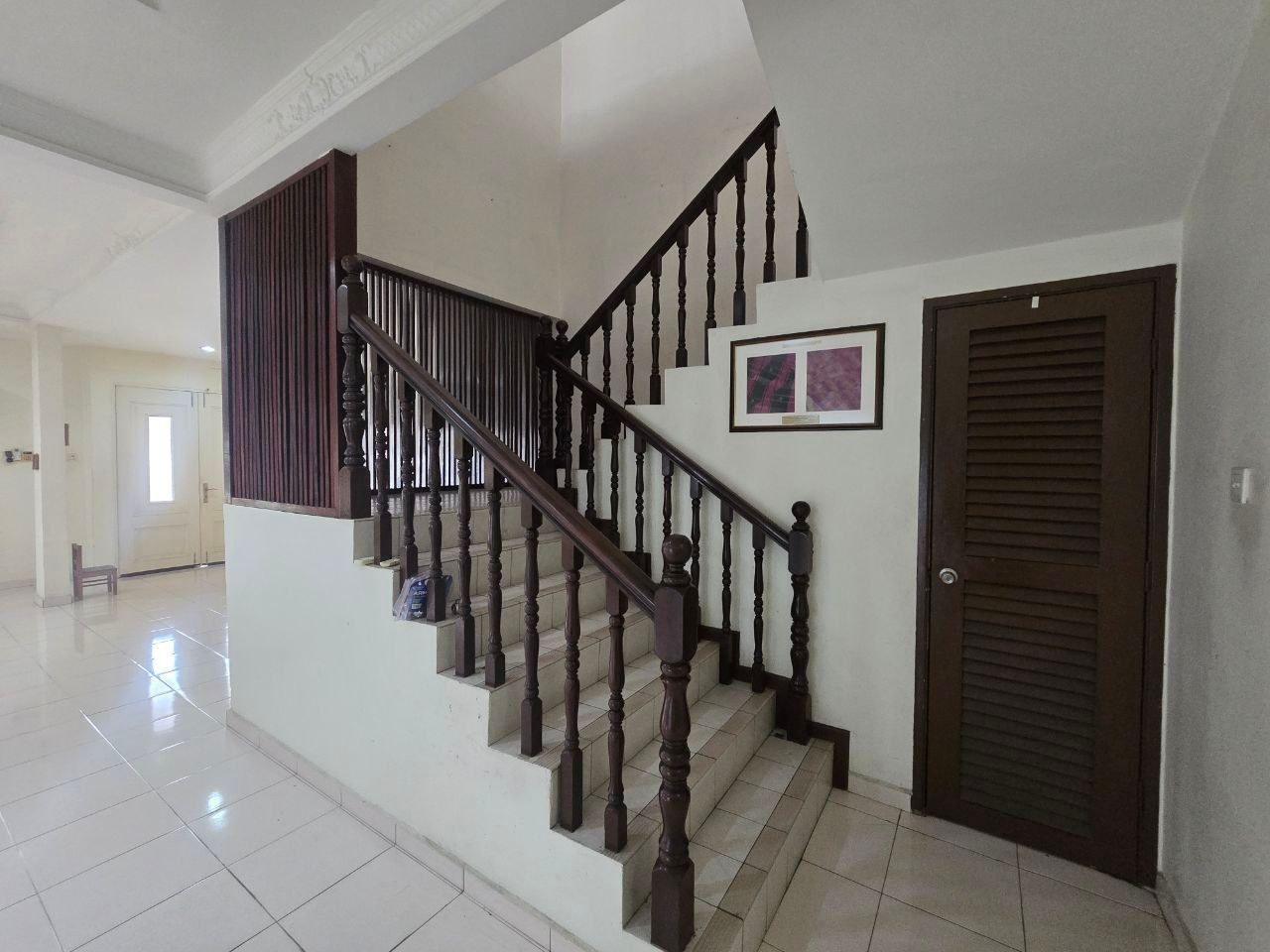 Excellent Condition, Spacious Semi-D at Seksyen 7, Shah Alam - Image 8