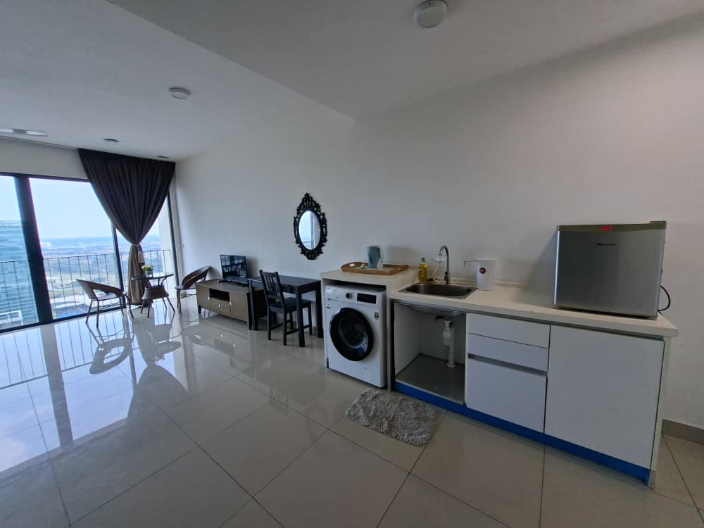SOFO IN Trefoil Setia Alam - Perfect for Investment or Own Stay - Image 3