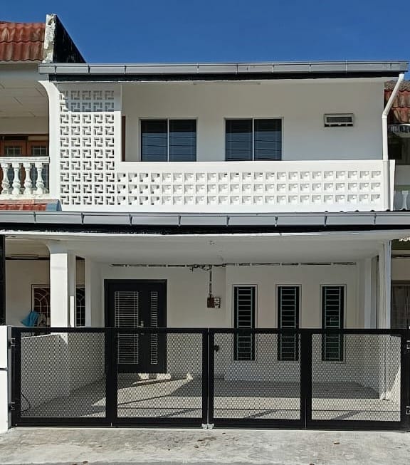 Exterior - 2-storey Terrace House, Newly Renovated - Image 1