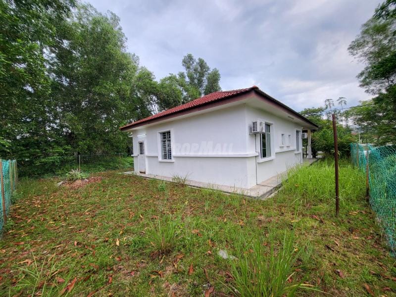 Exterior - Single Storey Bungalow Bandar Tasik Senangin, Mahkota Hills, Lenggeng – Free Facing, Freehold - Image 2