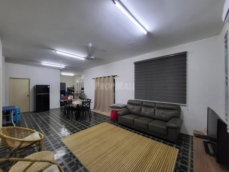 Living room - Single Storey Bungalow Bandar Tasik Senangin, Mahkota Hills, Lenggeng – Free Facing, Freehold - Image 4