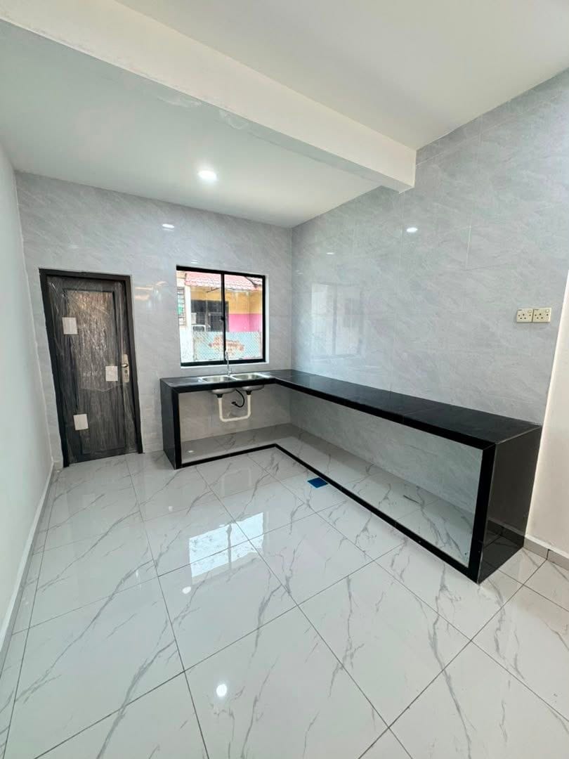 Fully Renovated Single Storey Terrace @ Bandar Putra Merbuk Kulai | Freehold | Non-Bumi | RM478K - Image 7