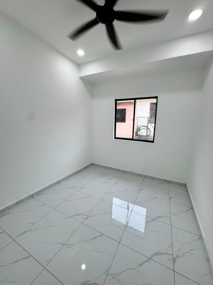 Fully Renovated Single Storey Terrace @ Bandar Putra Merbuk Kulai | Freehold | Non-Bumi | RM478K - Image 12