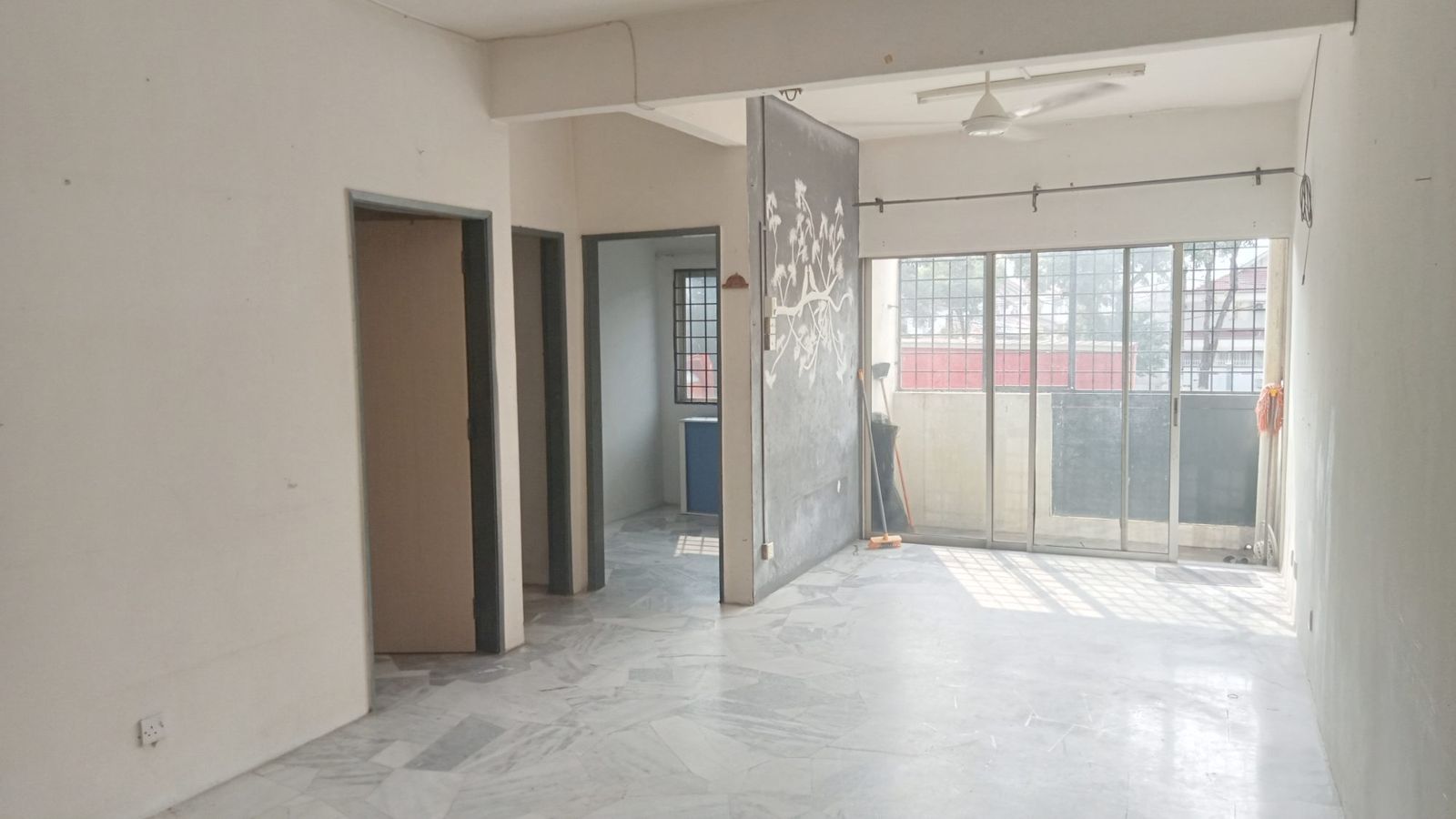 1st floor freehold apartment for sale at Bandar Puchong Jaya Sri Anggerik 1, nearby Puchong IOI Mall (Block-D facing sunrise) - Image 1